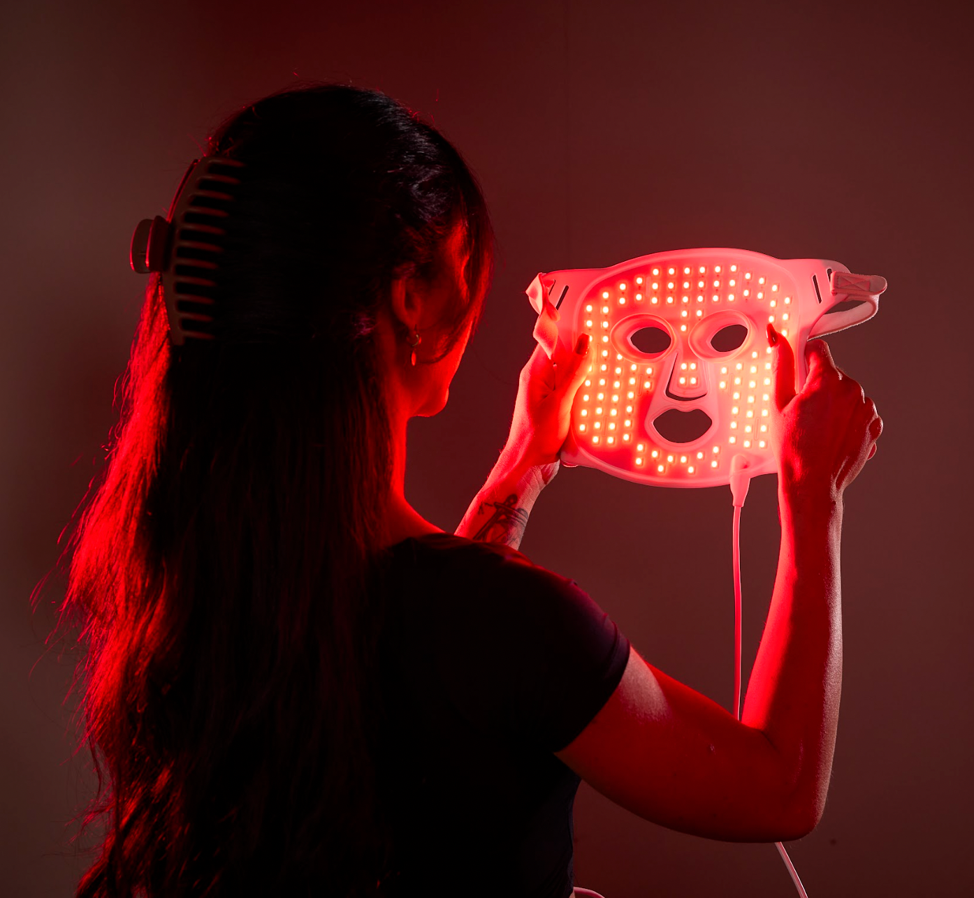 The Science of Red Light Therapy: How It Revives Your Skin and Body